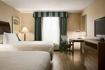 هتل Hilton Garden Inn Toronto Vaughan