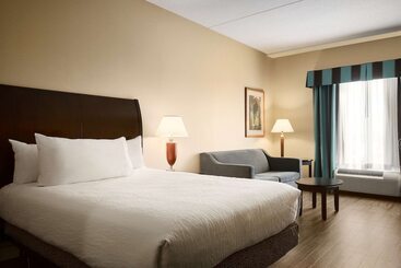 هتل Hilton Garden Inn Toronto Vaughan