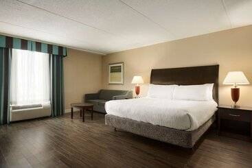 هتل Hilton Garden Inn Toronto Vaughan