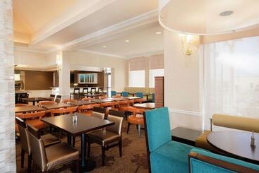 هتل Hilton Garden Inn West Edmonton