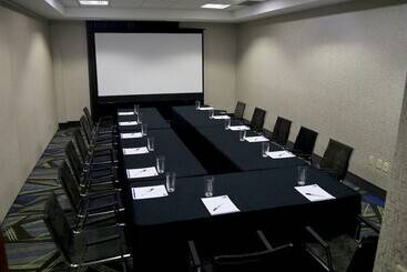 هتل Holiday Inn Express Brampton, An Ihg