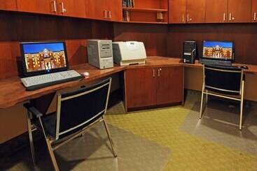 هتل Holiday Inn Express Brampton, An Ihg