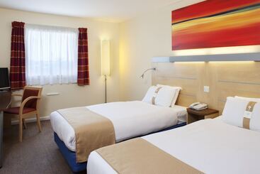 هتل Holiday Inn Express Cardiff Airport By Ihg