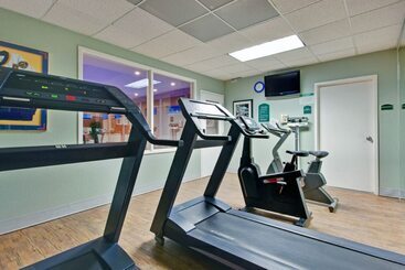 هتل Holiday Inn Express Dryden, An Ihg