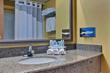 هتل Holiday Inn Express Dryden, An Ihg