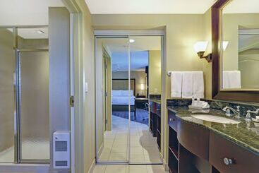 هتل Homewood Suites By Hilton Cambridge Waterloo Ontario