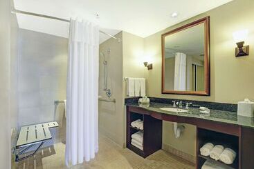 هتل Homewood Suites By Hilton Cambridge Waterloo Ontario