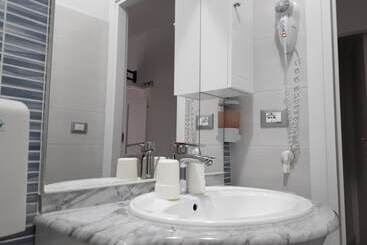 هتل Colosseo Rooms Imperial Rome