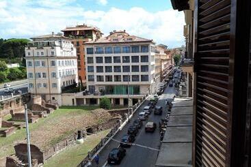 هتل Colosseo Rooms Imperial Rome