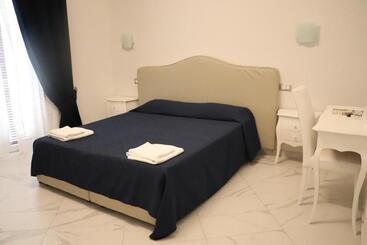 هتل Colosseo Rooms Imperial Rome
