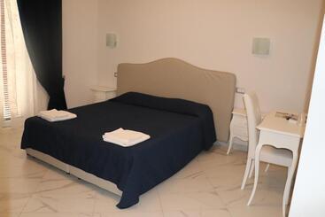 هتل Colosseo Rooms Imperial Rome