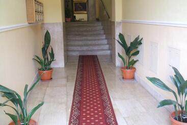 هتل Colosseo Rooms Imperial Rome