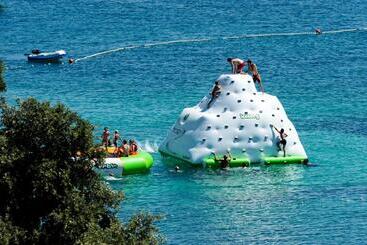 호텔 Island  Istra