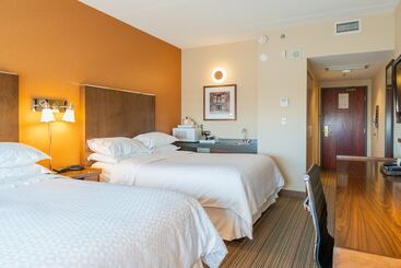 هتل Lakeview Signature, Trademark Collection By Wyndham