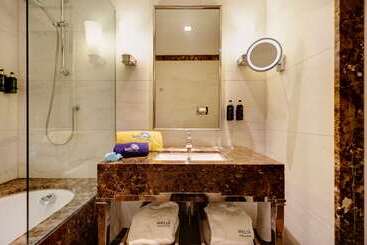 هتل Meliá Genova