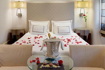 هتل Meliá Genova