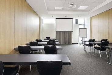 هتل Park Inn By Radisson Liege Airport