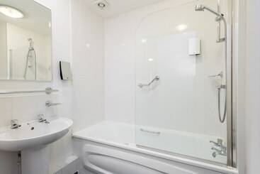 هتل Premier Suites Birmingham