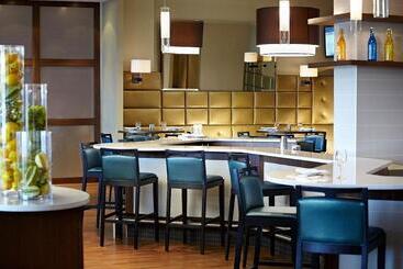 هتل Residence Inn By Marriott Montreal Airport