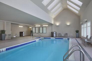 Hotelli Residence Inn By Marriott Toronto Airport