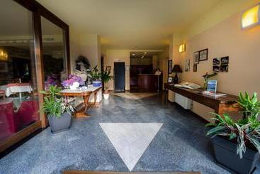هتل & Residence La Sibilla Cusiana