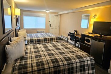 酒店 Rodeway Inn & Suites