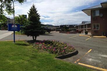 ホテル Rodeway Inn & Suites