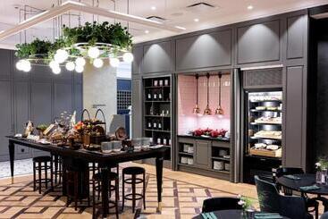 هتل Saski Krakow, Curio Collection By Hilton