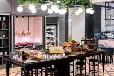 هتل Saski Krakow, Curio Collection By Hilton