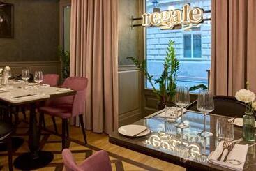 هتل Saski Krakow, Curio Collection By Hilton