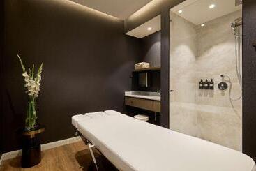هتل Saski Krakow, Curio Collection By Hilton