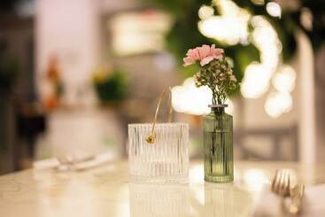 هتل Saski Krakow, Curio Collection By Hilton