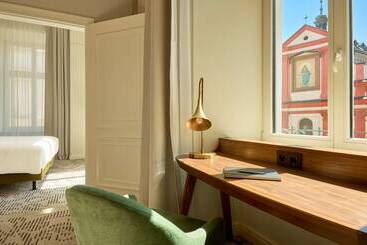هتل Saski Krakow, Curio Collection By Hilton