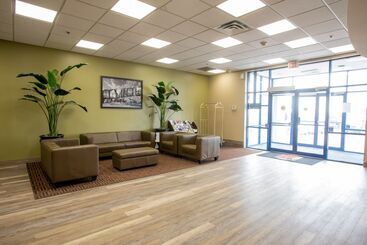 هتل Super 8 By Wyndham Mississauga