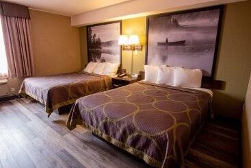 هتل Super 8 By Wyndham Mississauga