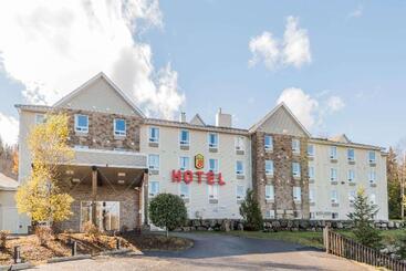 هتل Super 8 By Wyndham Sainte Agathe Des Monts