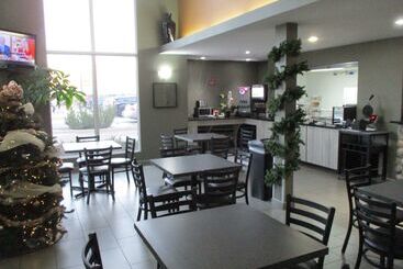 Surestay Plus Hotel By Best Western Lethbridge