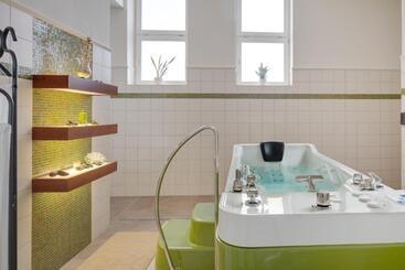 هتل Ensana Thermia Palace