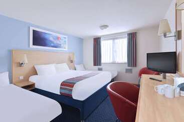 هتل Travelodge Birmingham Central Broadway Plaza