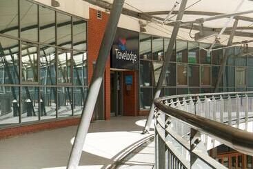 هتل Travelodge Birmingham Central Broadway Plaza