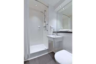 هتل Travelodge Croydon Central