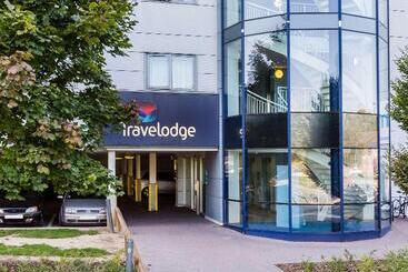 هتل Travelodge Guildford