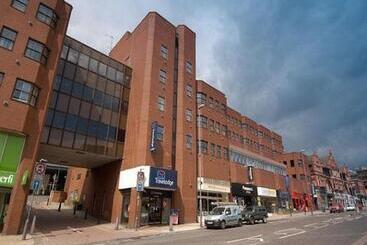 هتل Travelodge Leeds Central Vicar Lane