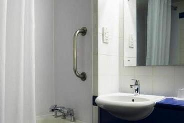 هتل Travelodge Sheffield Central