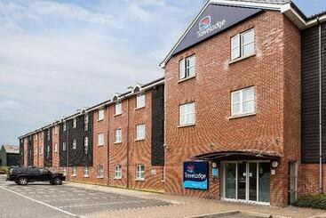 هتل Travelodge Stansted Great Dunmow