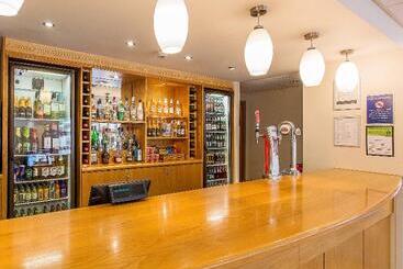 هتل Travelodge Stansted Great Dunmow