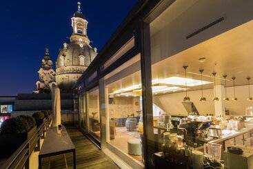 هتل Townhouse Dresden