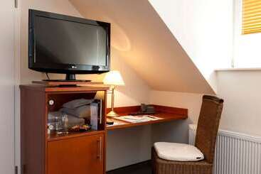 هتل Wyndham Garden Quedlinburg Stadtschloss