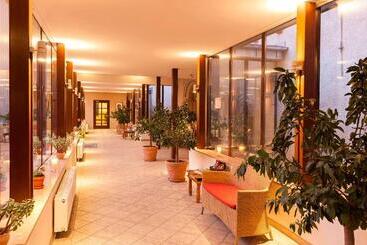 Hotel Wyndham Garden Quedlinburg Stadtschloss