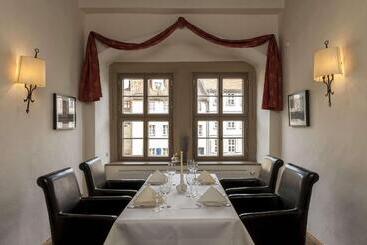 هتل Wyndham Garden Quedlinburg Stadtschloss
